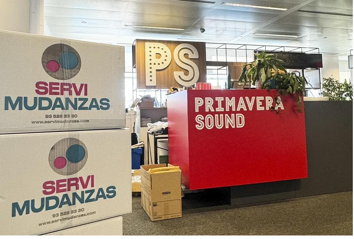 Cajas de embalaje profesional de Servimudanzas preparadas para una mudanza en la Gavarra (Cornellà)